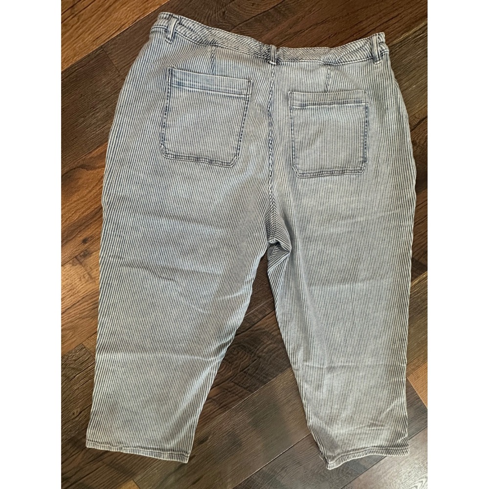 Lane Bryant Blue‎ White Striped Mid Rise Boyfriend Capri Jeans Womens 18 Utility - Picture 8 of 10